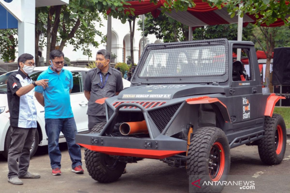 Itenas kembangkan mobil listrik pertahanan militer "Sergap Senyap"