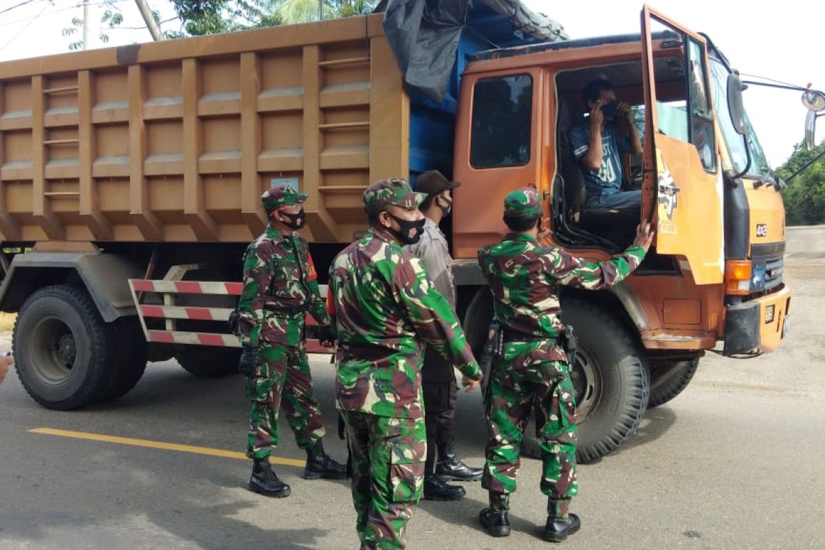 Tim penegakan disiplin Kecamatan Haruai laksanakan patroli