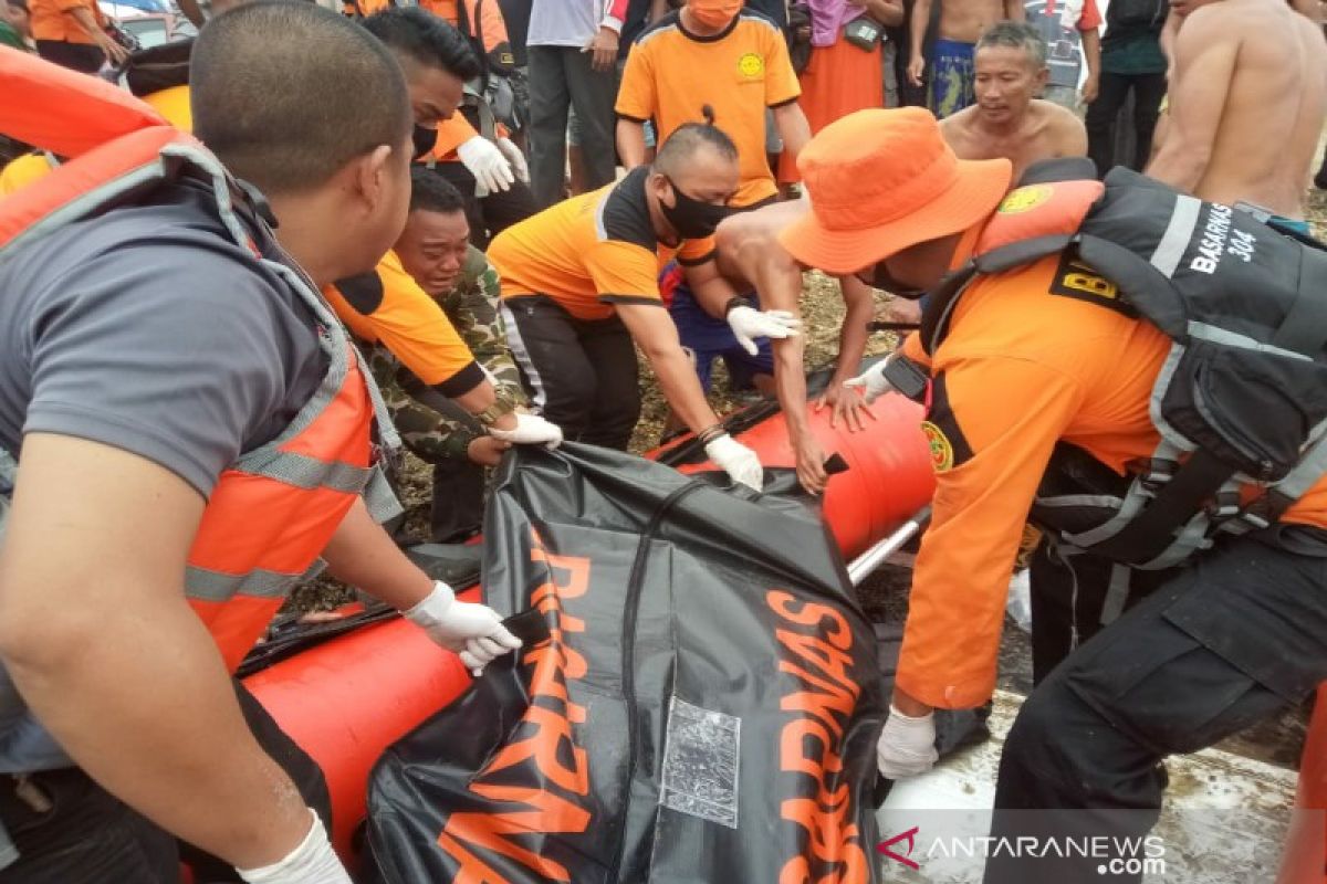 Tim SAR Kendari temukan remaja hanyut di Sungai Konaweha meninggal