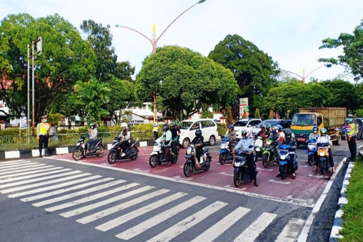 Masyarakat Palangka Raya diajak tertib berlalu lintas dan patuhi protokol kesehatan