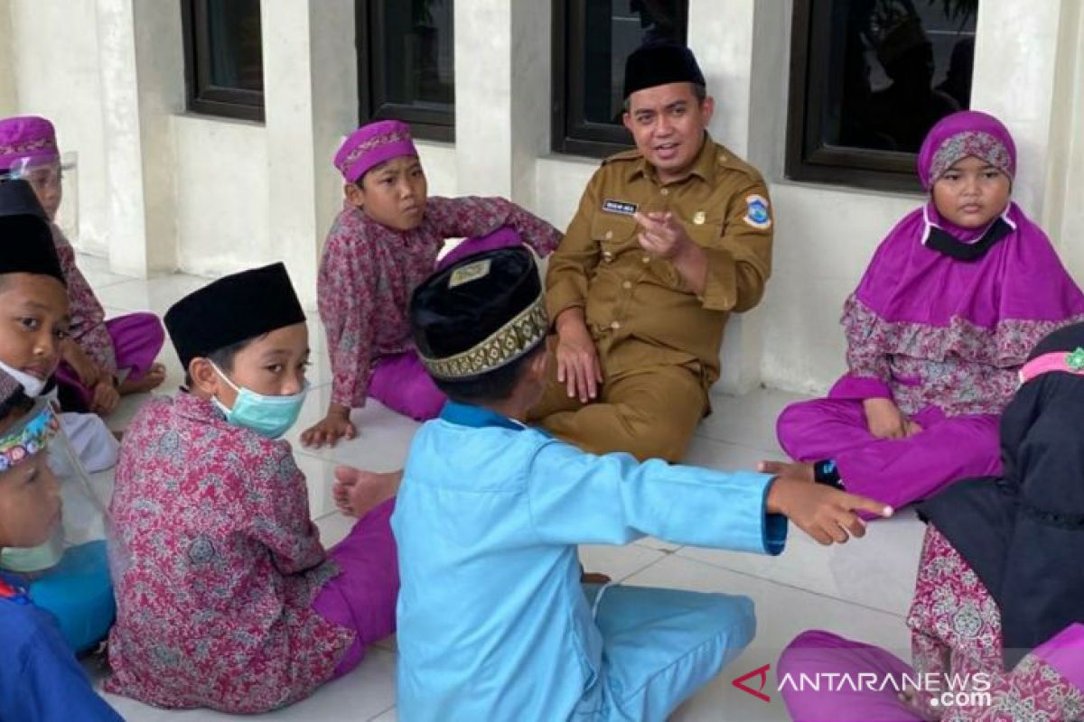Walikota Pangkalpinang luangkan waktu santai bersama anak-anak TPA Masjid Permuthi
