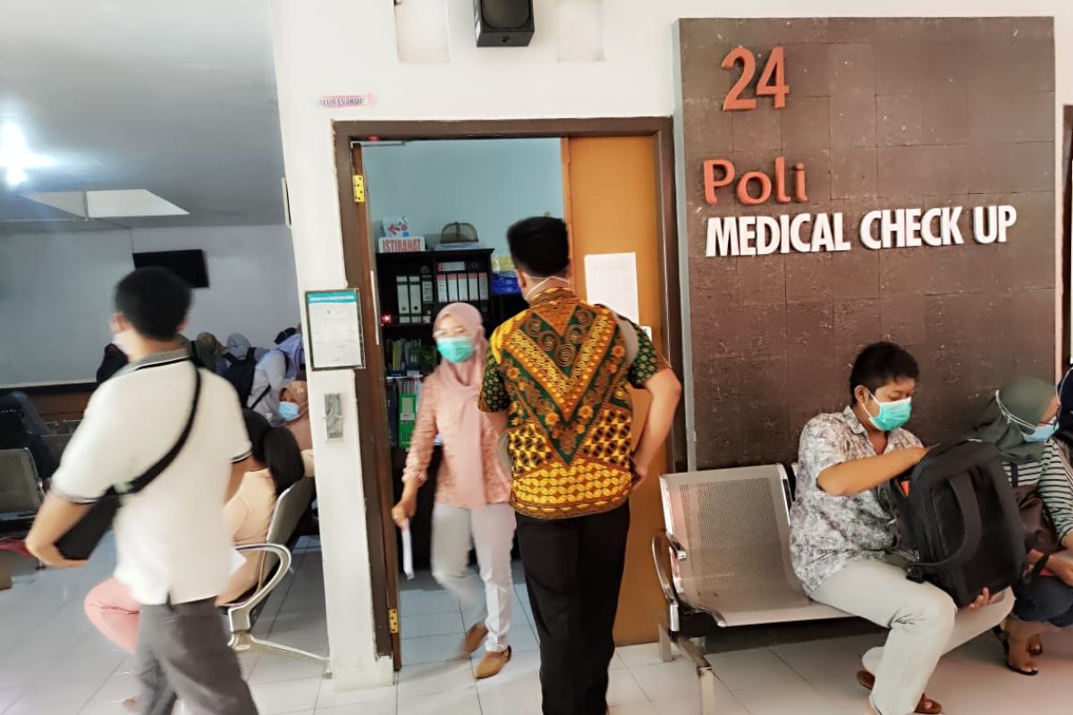 Ratusan CPNS jalani tes kesehatan di RSUD Tulungagung.