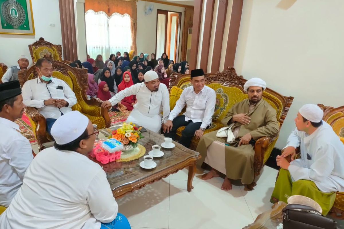 Ulama Hadramaut kagumi istana anak yatim Darul Azhar