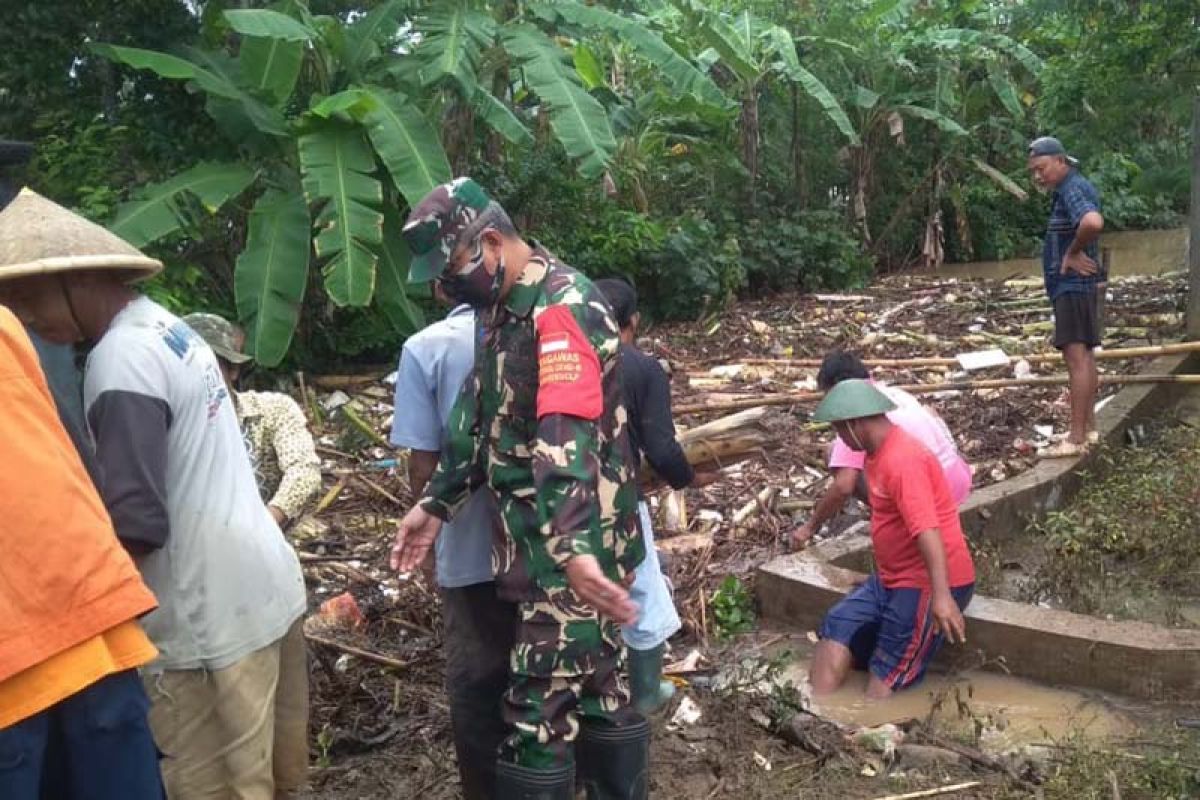 BPBD Kabupaten Cilacap mulai mendata kerugian akibat banjir