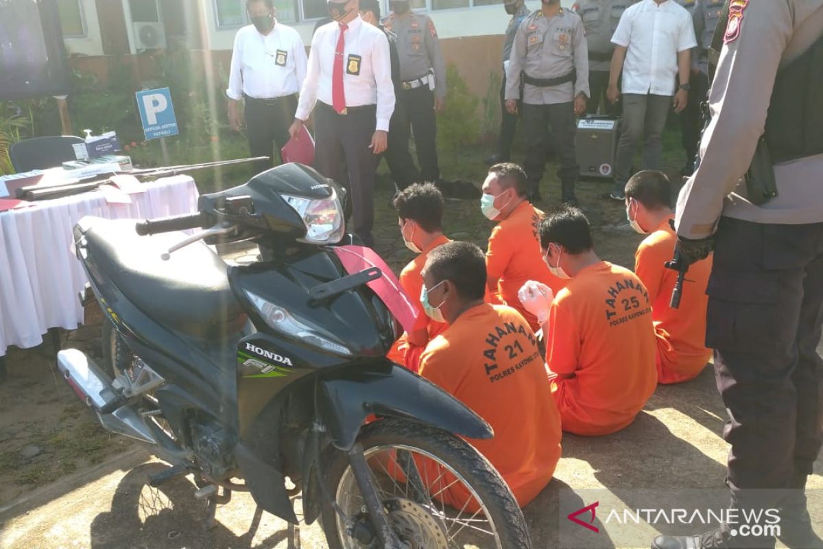 Polres Kayong Utara ungkap pembunuhan korban yang dikubur di bawah pohon pisang
