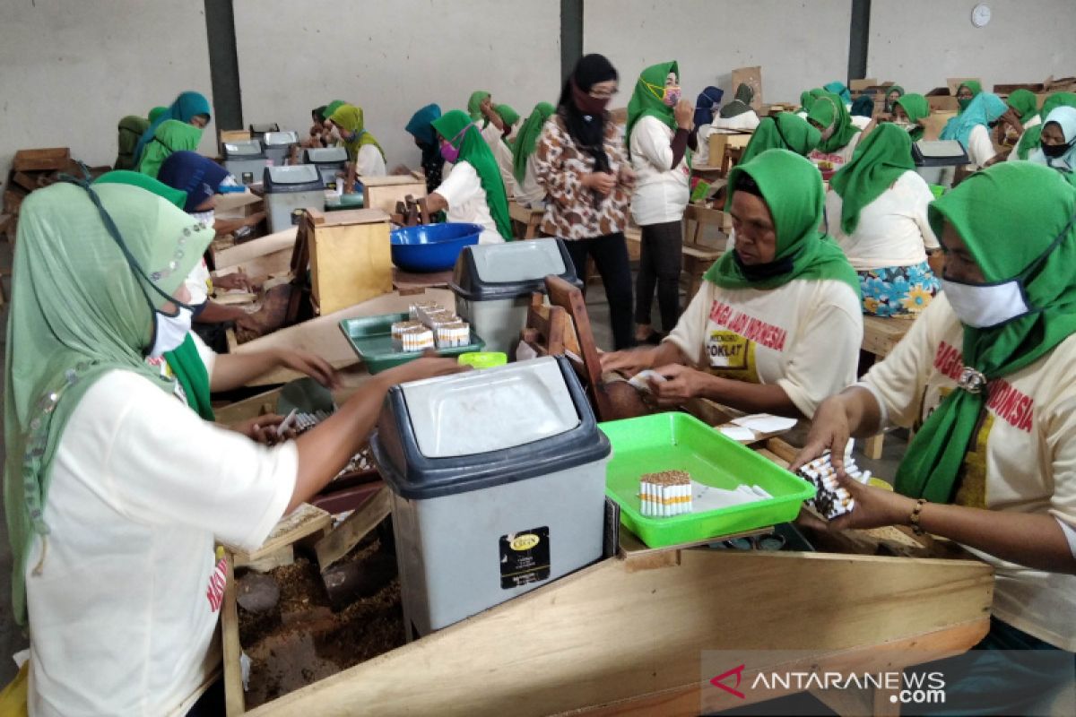 Pabrik rokok di Keresidenan Pati semakin bertambah