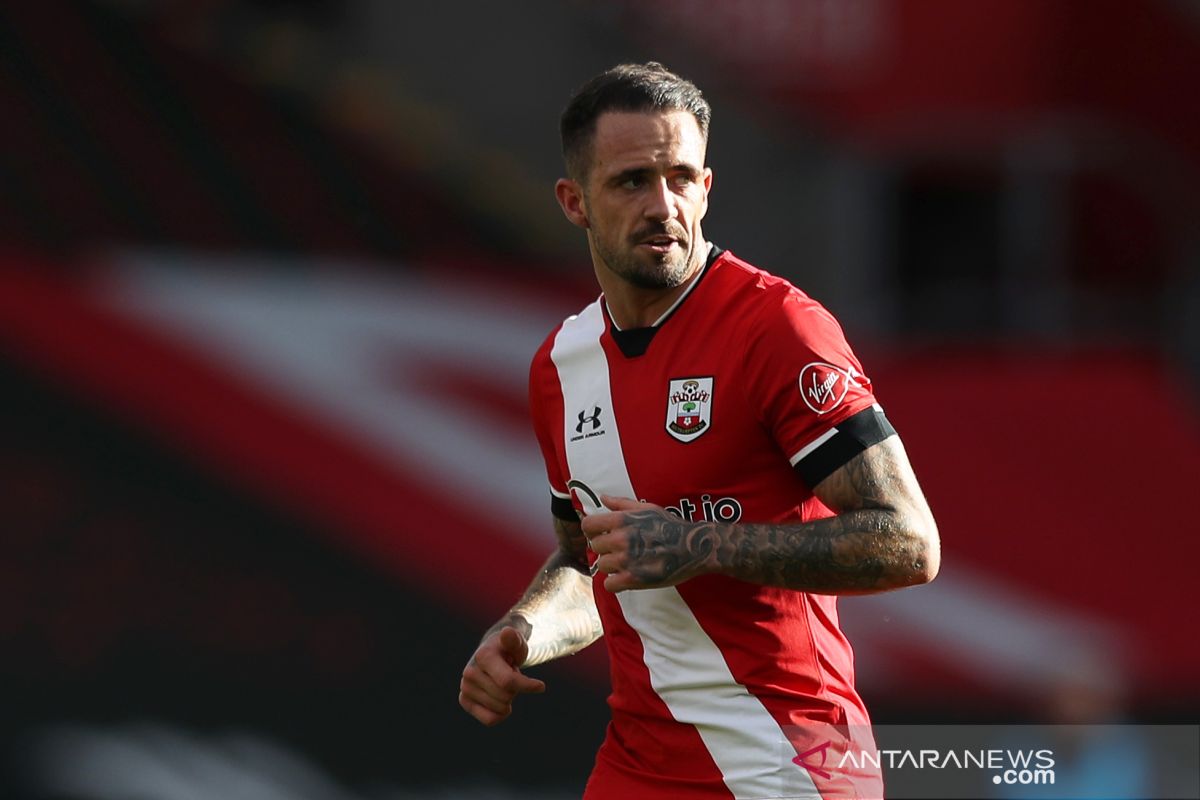 Penyerang Southampton Danny Ings terancam absen enam pekan