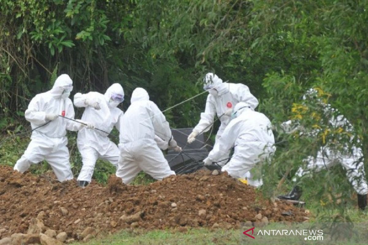 Sembilan jenazah dipindahkan dari pemakaman khusus COVID-19 Bungus Padang