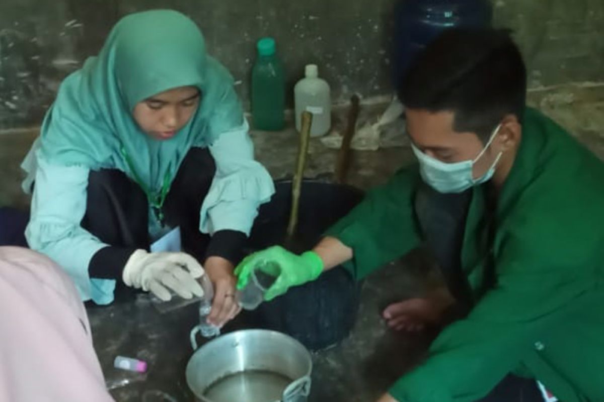 Mahasiswa Unimal implementasikan biogas ke masyarakat di tengah pandemi COVID-19