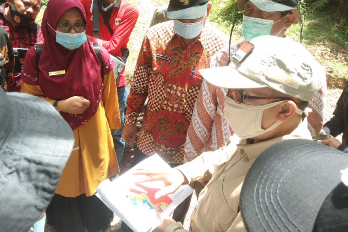 Dinas Kehutanan Sumbar petakan penyebab banjir Kambang