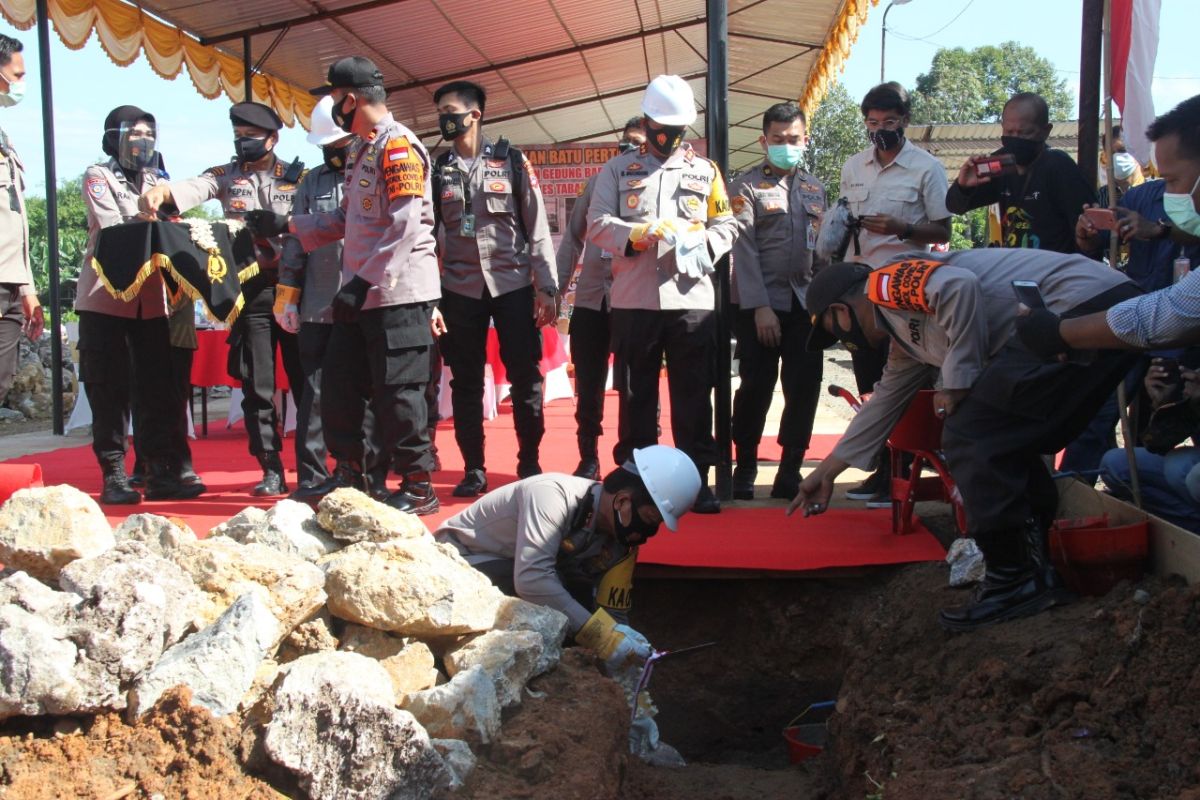 Kapolda  letakkan batu pertama   gudang Barbuk Polres Tabalong