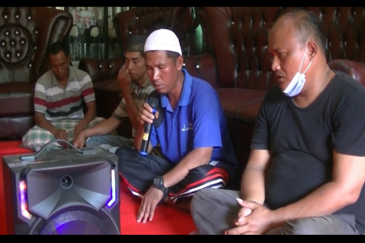 Keluarga tiga anak hilang Salapian Langkat lakukan doa bersama