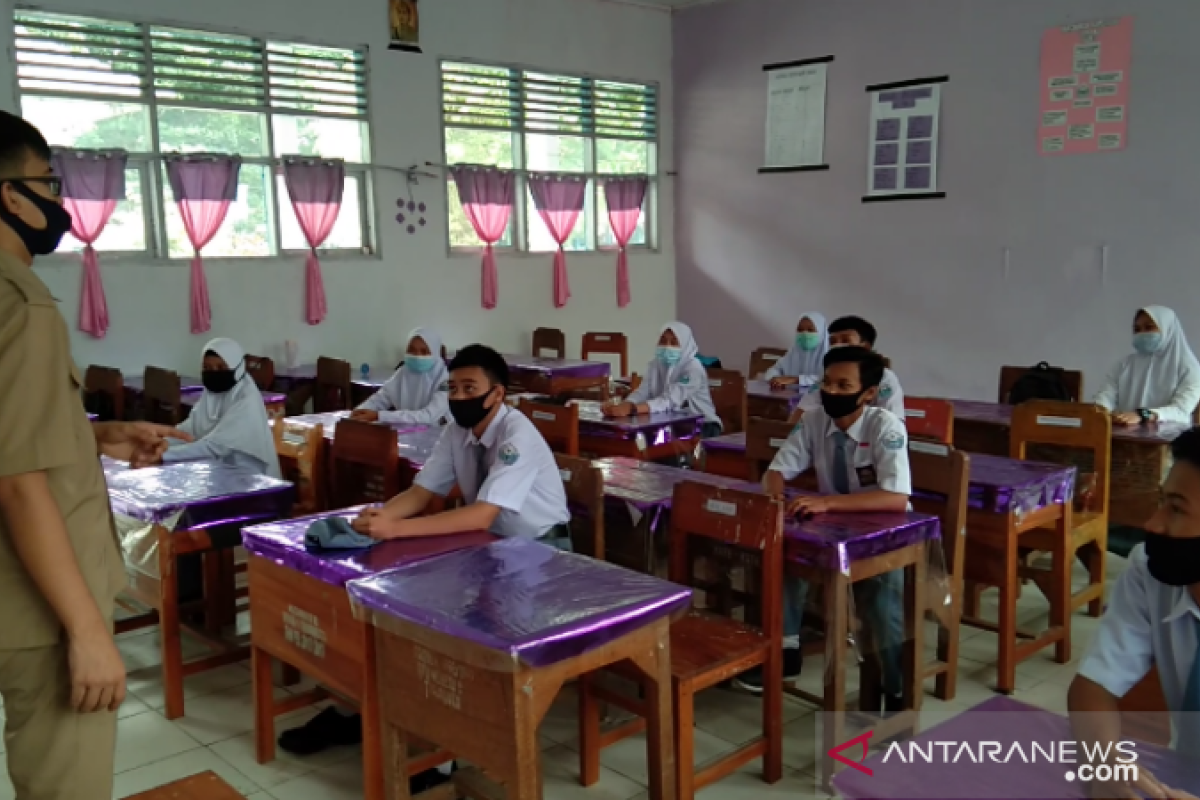 Pandemi COVID-19, pembelajaran tatap muka SMA 1 Tirawuta 30 menit per mata pelajaran