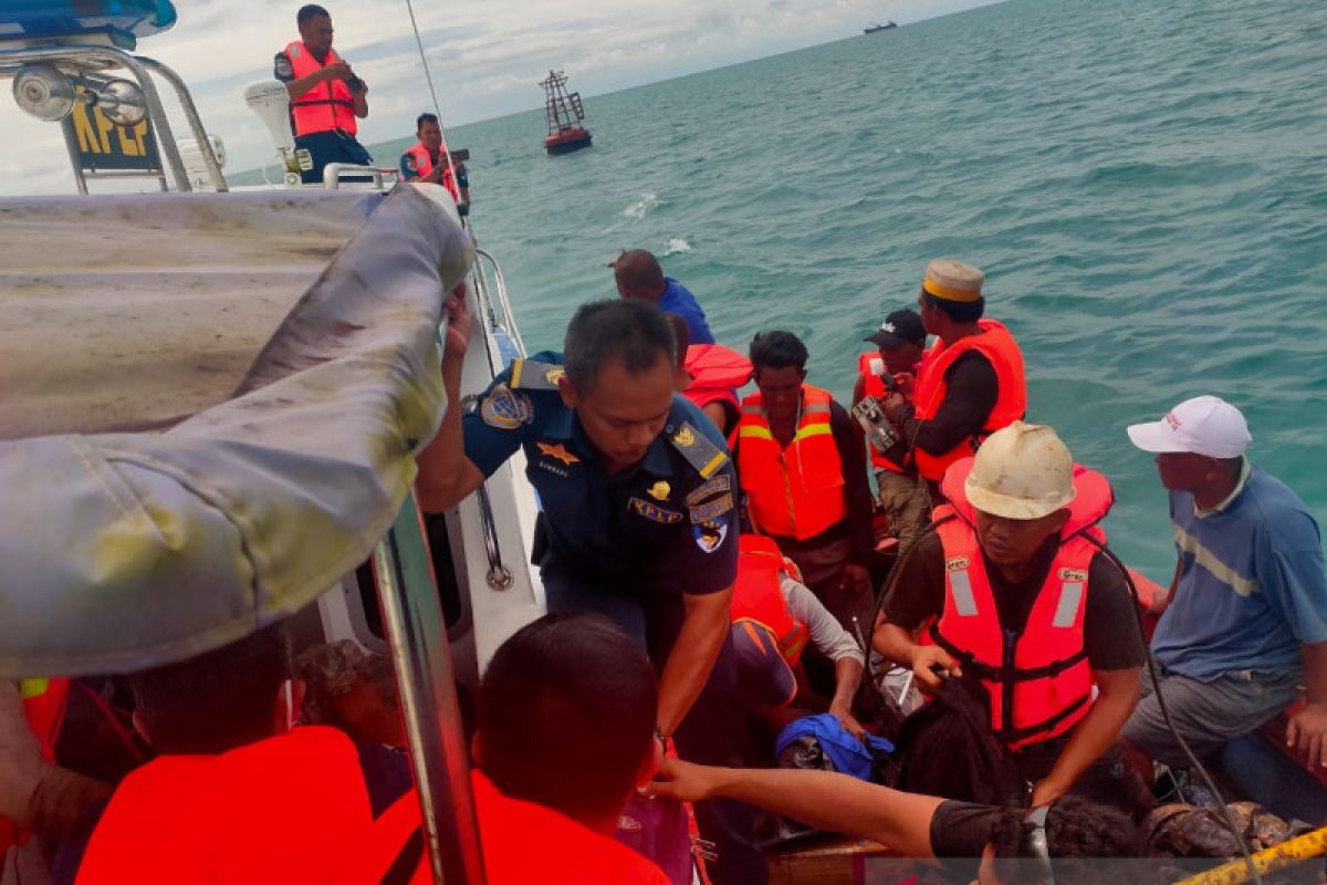 Kapal motor tujuan  Sunda Kelapa tenggelam di perairan Belitung