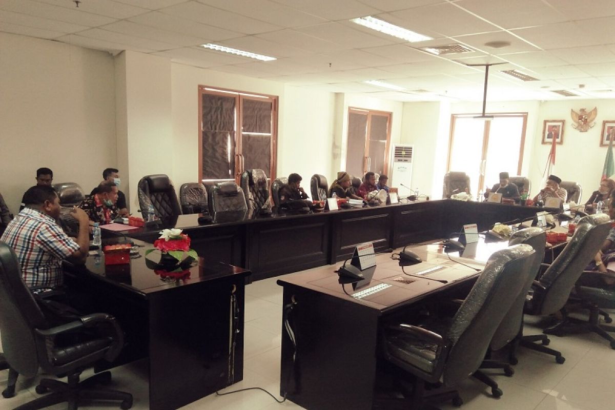 Himapel pertanyakan tindaklanjut laporan proyek mangkrak di DPRD Maluku
