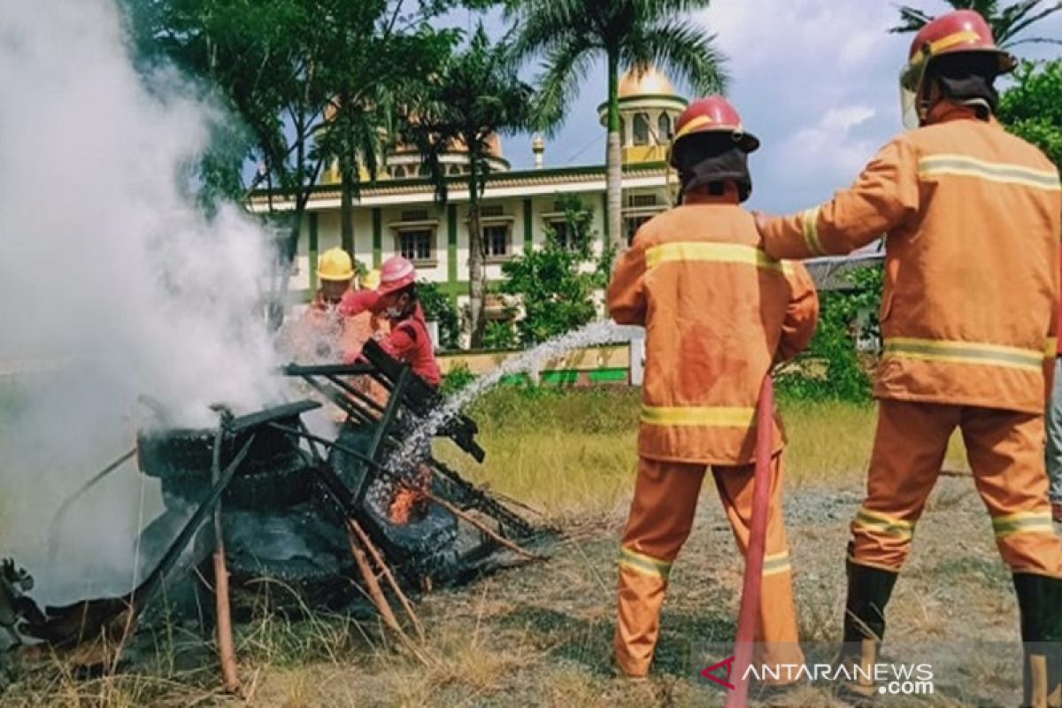 Indocement latih masyarakat antisipasi kebakaran lahan