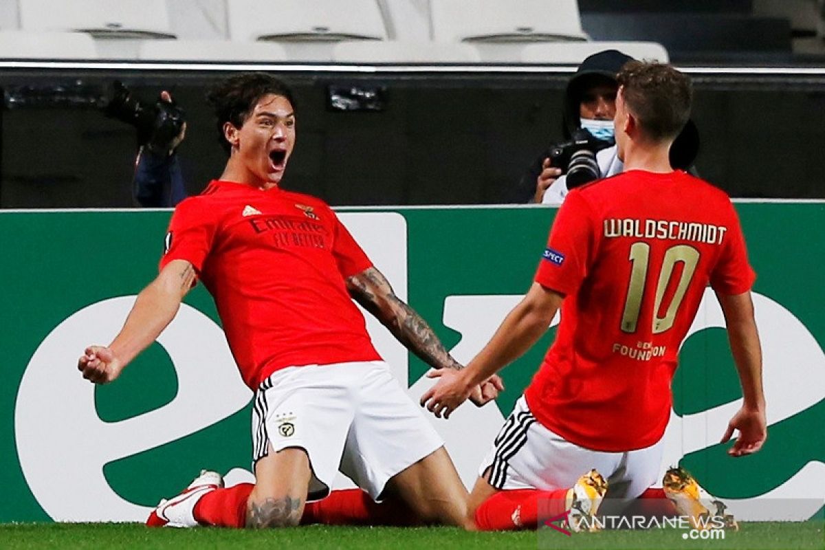 Liga Europa - Benfica bermain imbang 3-3 lawan Rangers, walau tampil dengan 10 pemain