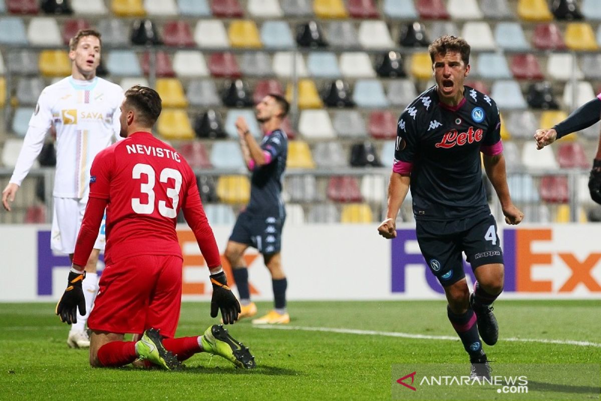 Napoli dan Sociedad menang tapi AZ bercokol di puncak Grup F