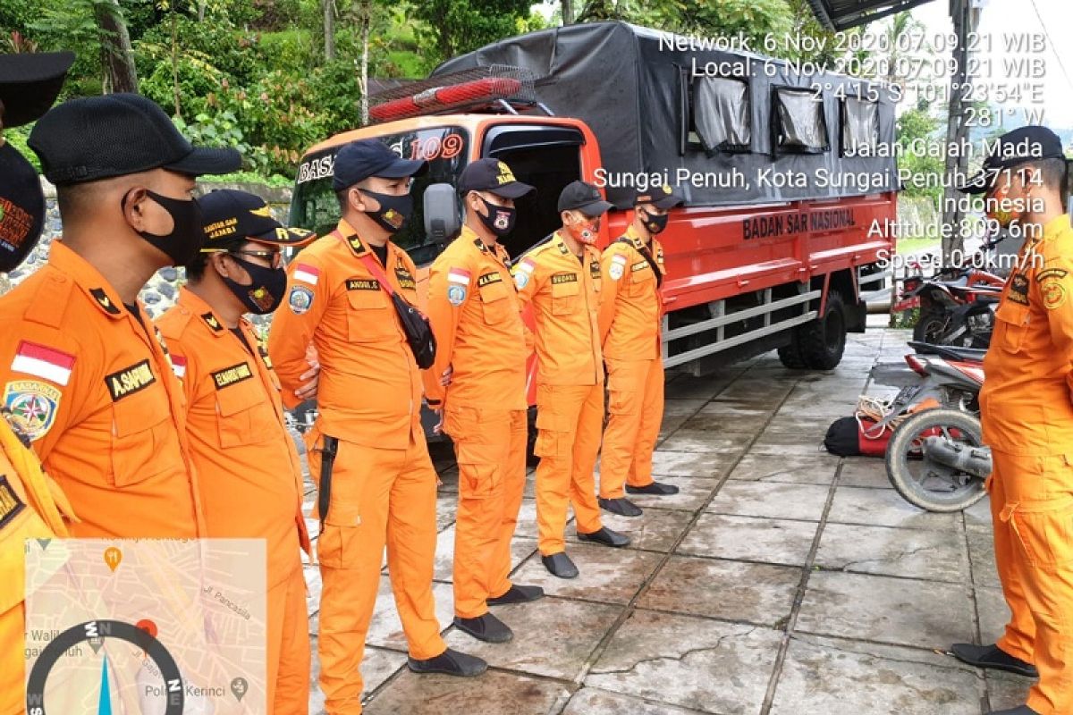 Tim SAR cari seorang warga tenggelam terbawa arus di Sungai Batang Merangin