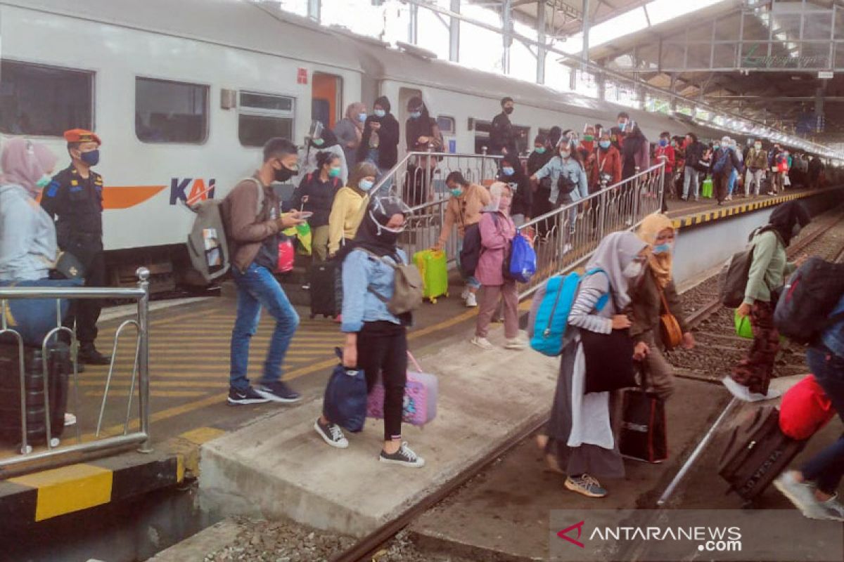 Banjir, perjalanan kereta Yogyakarta - Jakarta dibatalkan hari ini