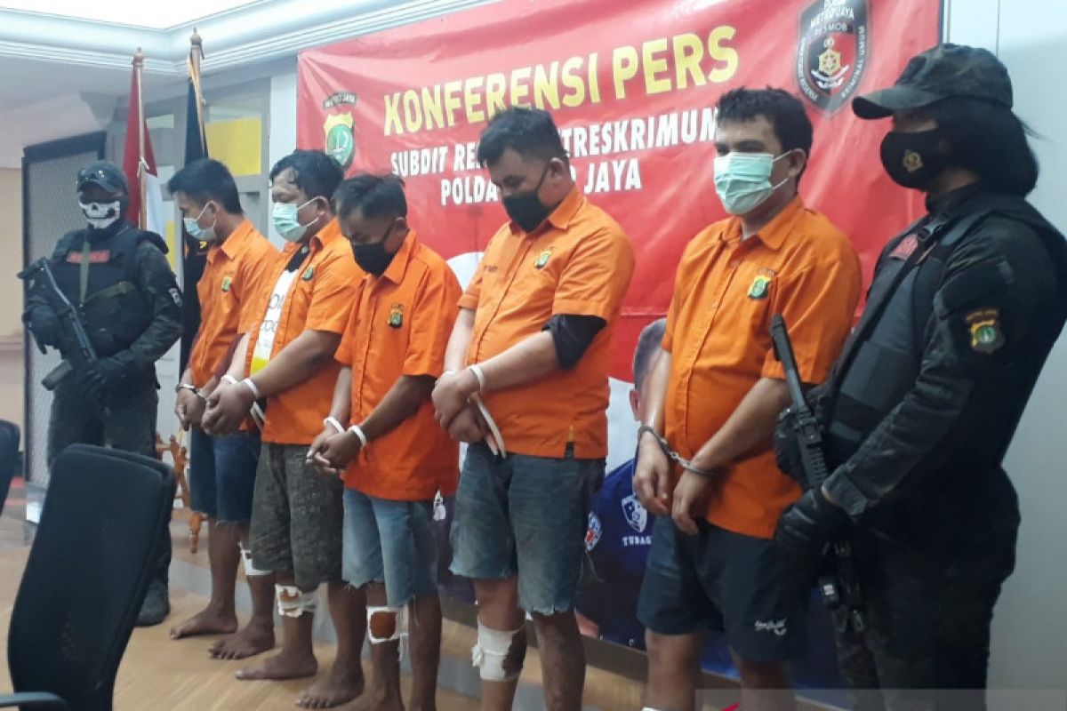 Begal motor bersenjata api ditembak mati