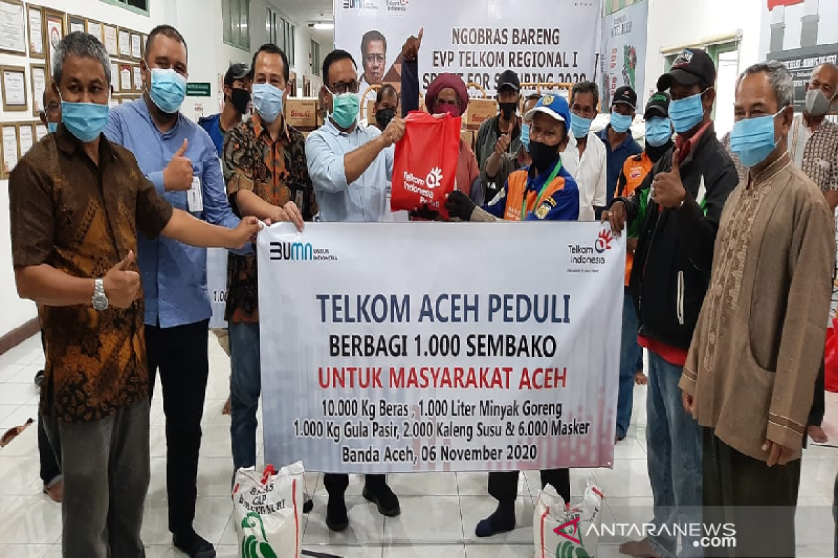 Telkom Aceh bagikan 1.000 paket sembako untuk warga terdampak COVID-19