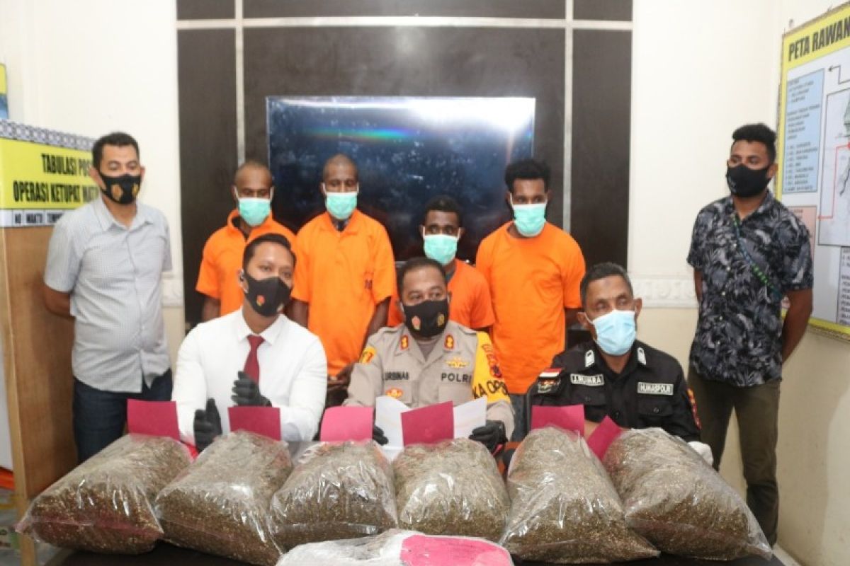 Empat WN Papua Nugini ditangkap bawa 10 kg ganja ke Jayapura