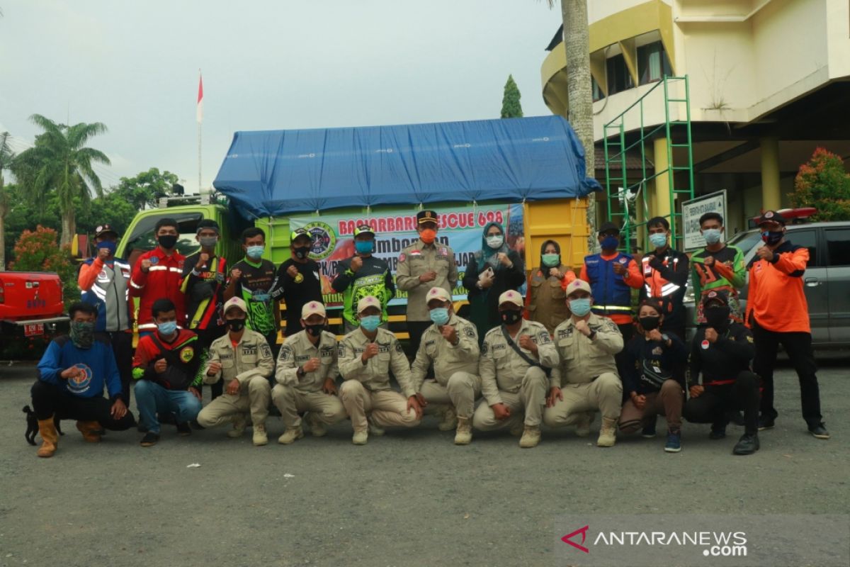 Sekda Banjarbaru lepas rombongan pembawa bantuan korban kebakaran Kotabaru