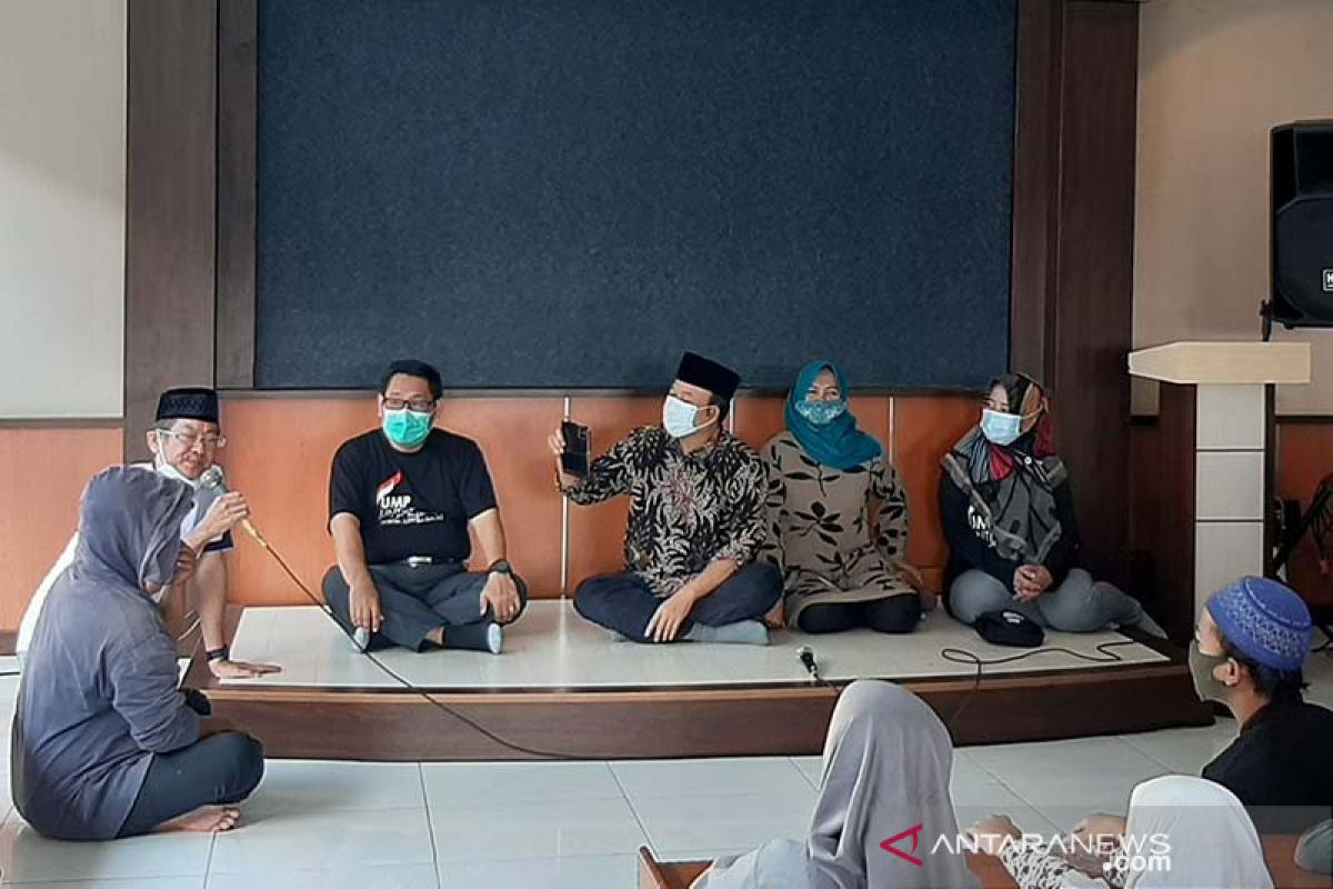 Bupati Banyumas nilai kehidupan warga Kampung Sri Rahayu berubah lebih baik