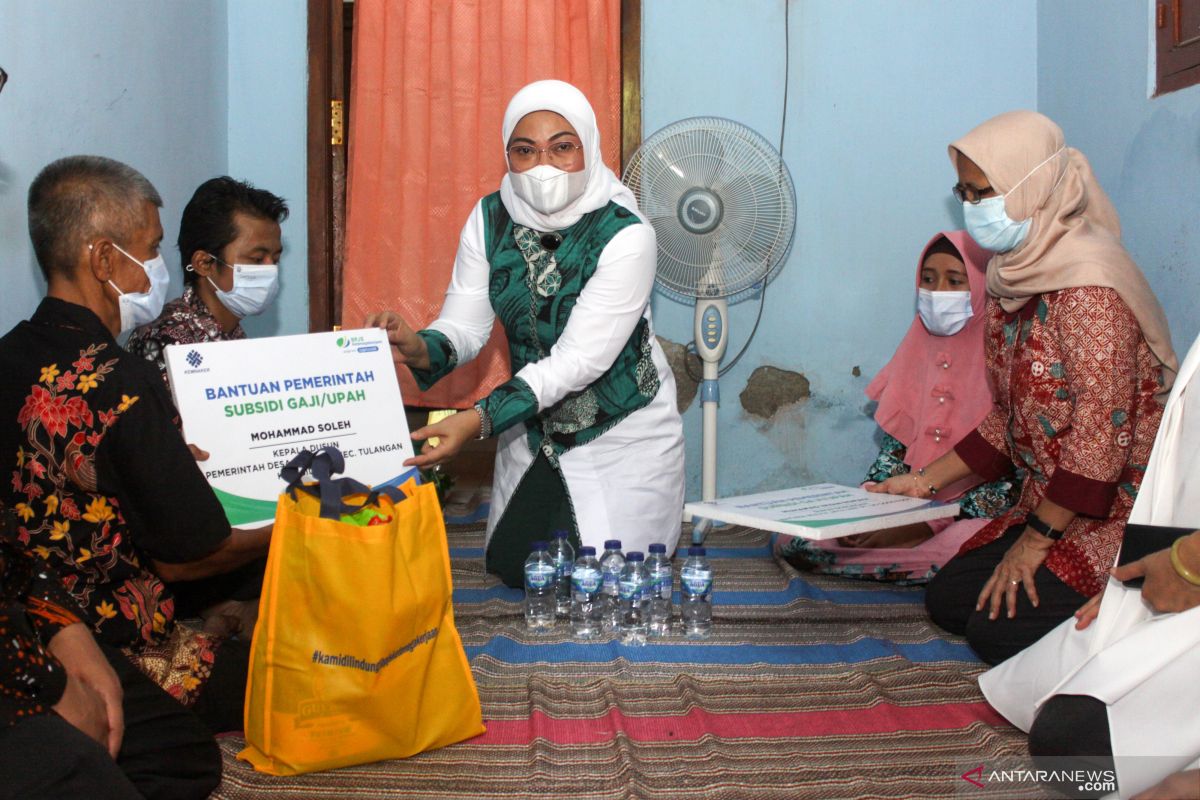 Penyaluran BSU di Sidoarjo-Jatim dipantau langsung Menaker