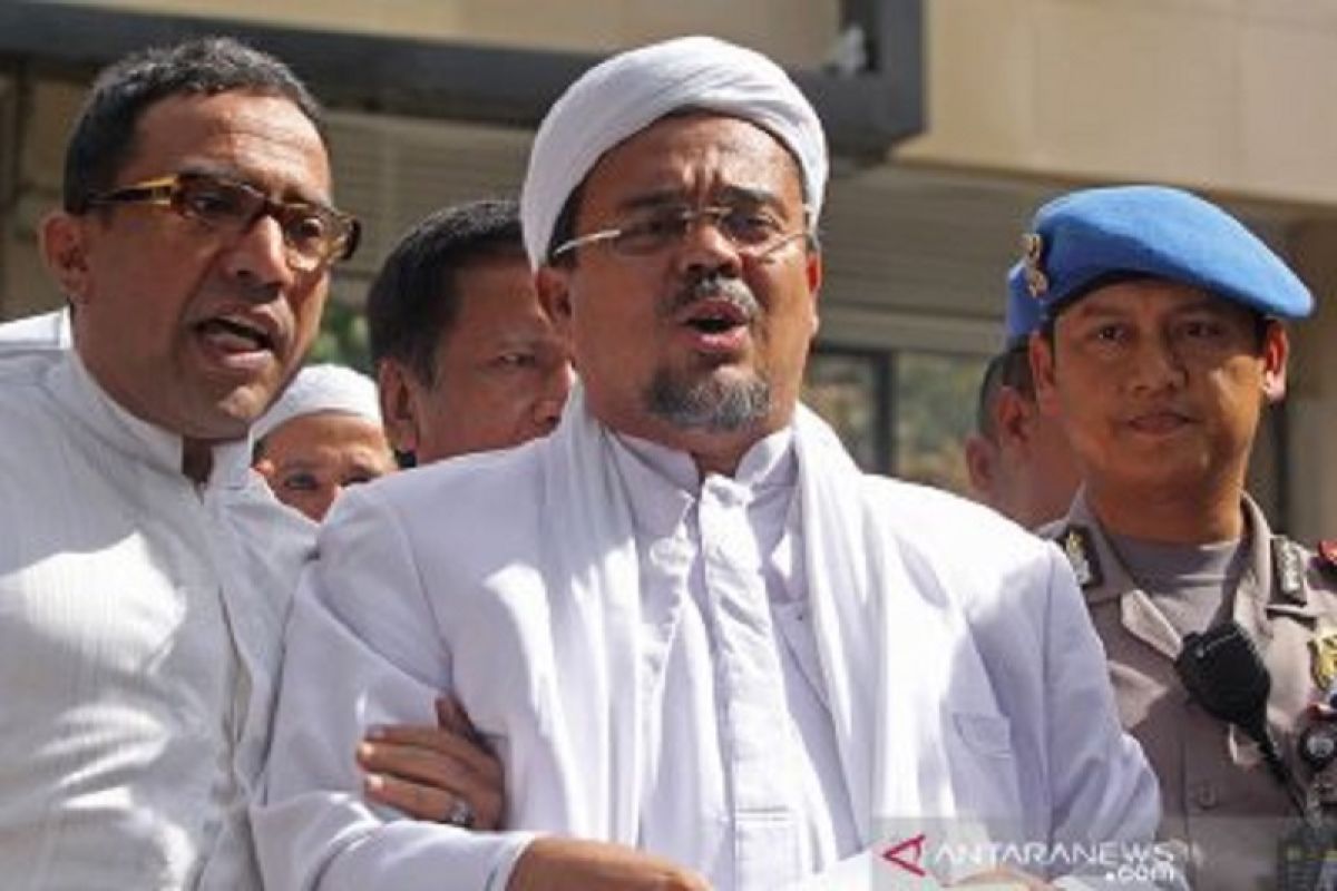 Raja Salman berikan pesawat bergambar Rizieq Shihab? Ini penjelasannya