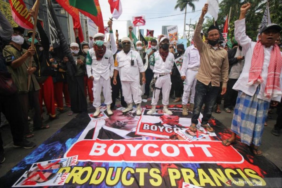 Boikot barang diproduksi di Indonesia dikhawatirkan berimbas ke masyarakat kecil