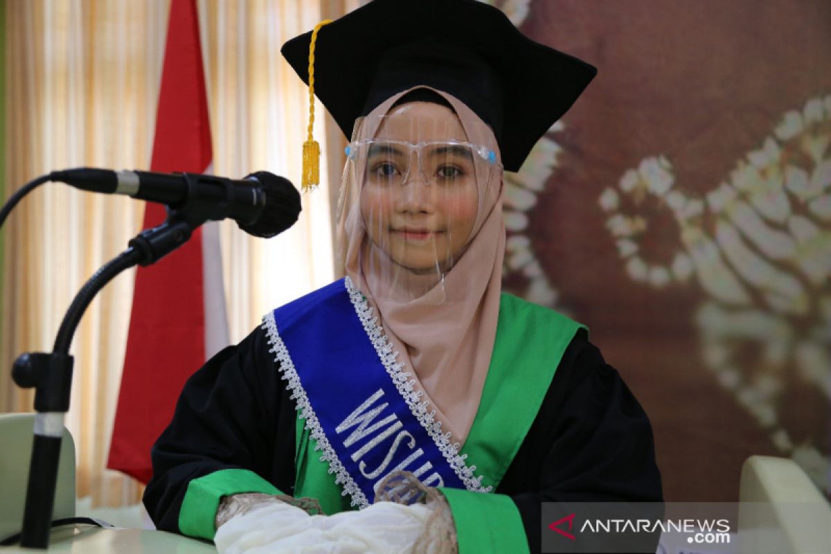 Auladina, mahasiswa Bidik Misi raih predikat wisudawan terbaik UIN Banjarmasin