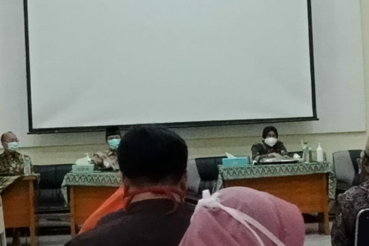 Risma kenalkan Cawali Eri Cahyadi di PDM Muhammadiyah Surabaya