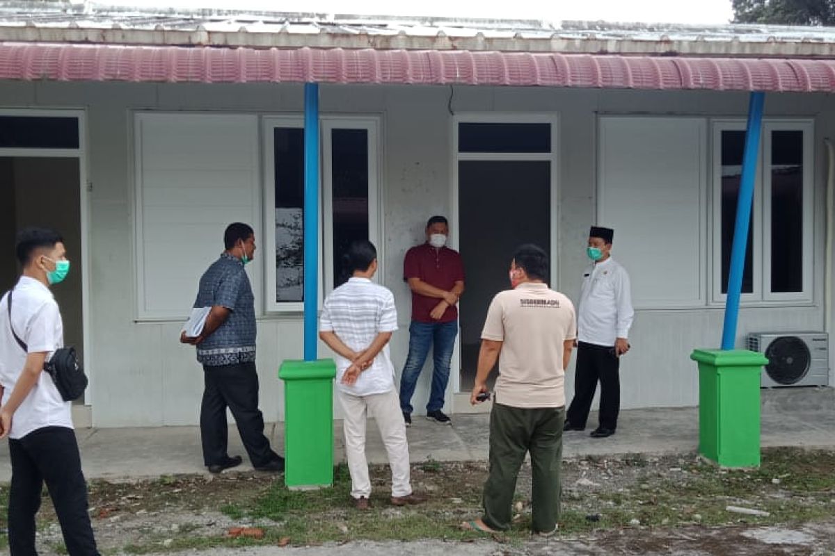 Pemkab Aceh Jaya kembali tambah ruang isolasi mandiri pasien COVID-19 di bekas kantor DPMPKB