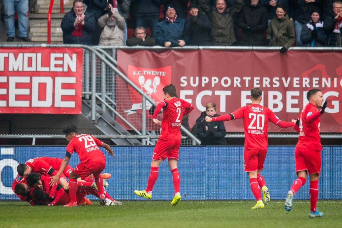 Twente permalukan Den Haag 4-2