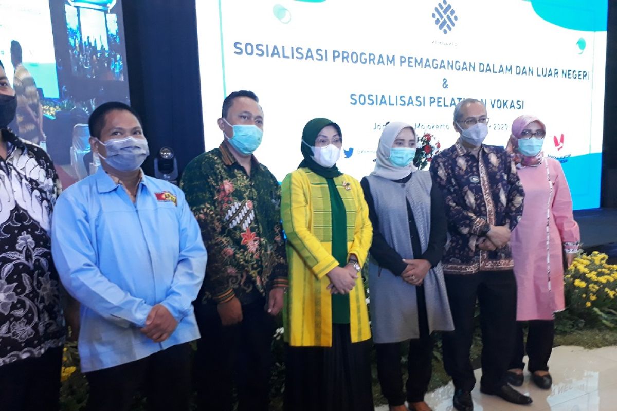 Kemenaker mulai kirim tenaga magang ke luar negeri