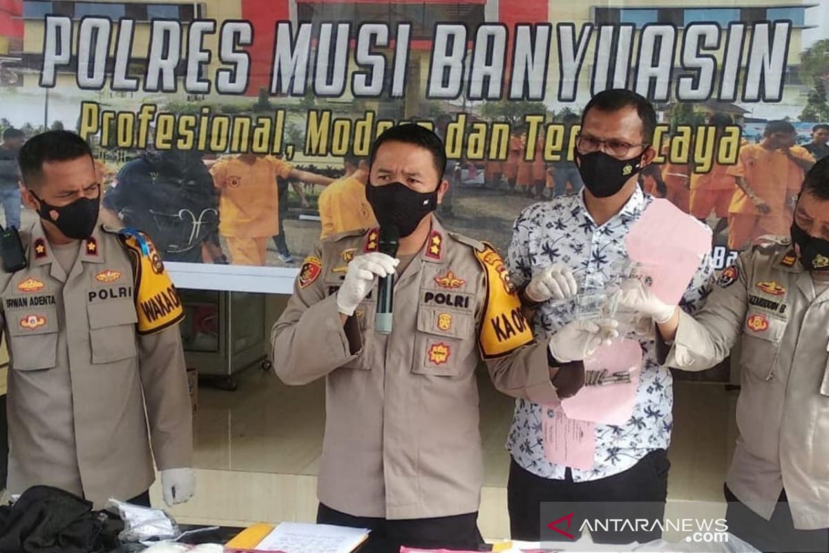 Bandar narkoba bersenjata api dan golok tewas ditembak