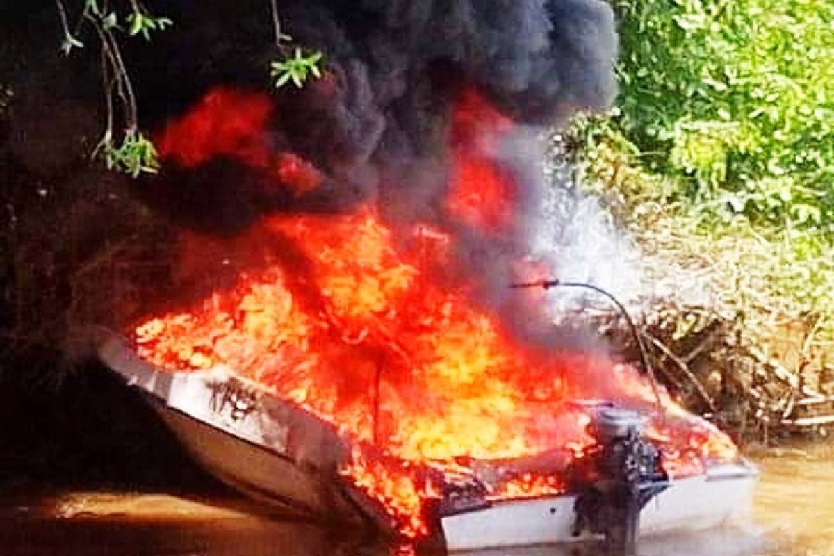 Speedboat rombongan KSOP Batanjung terbakar, penumpang terluka