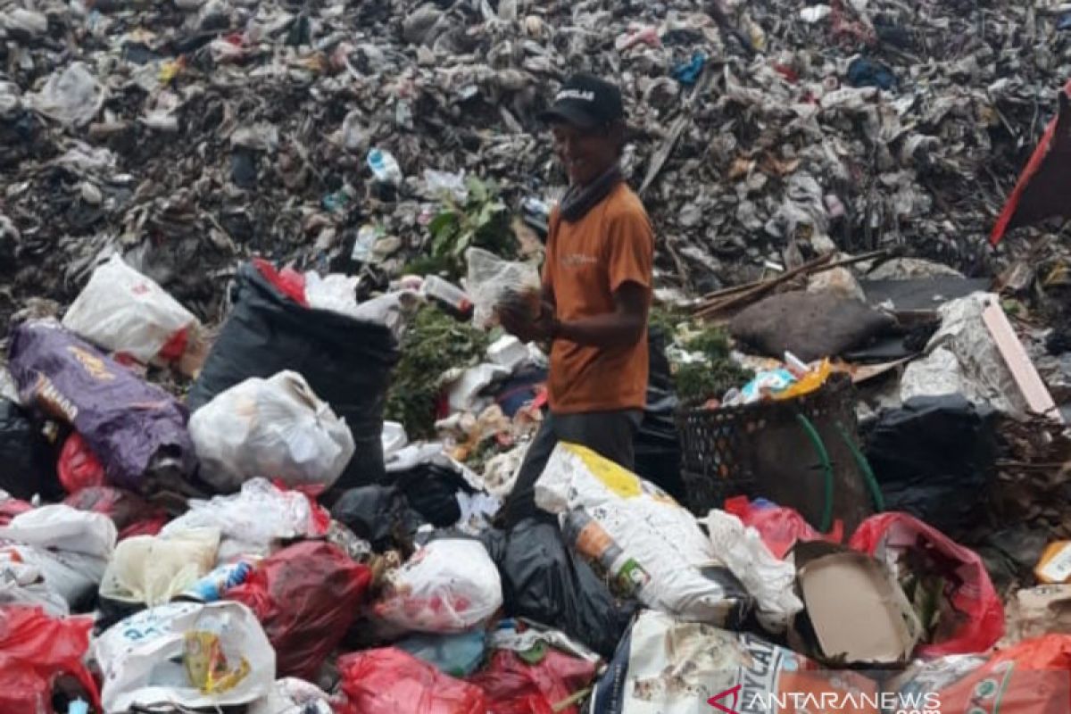 Tambang uang dan stigma prihatin Bantargebang