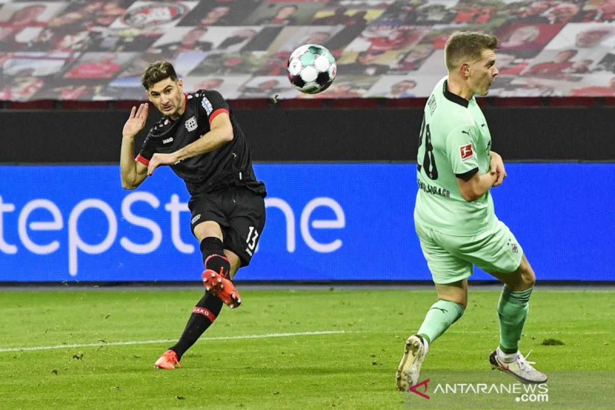 Alario ukir dwigol saat bantu Leverkusen tundukkan Gladbach 4-3