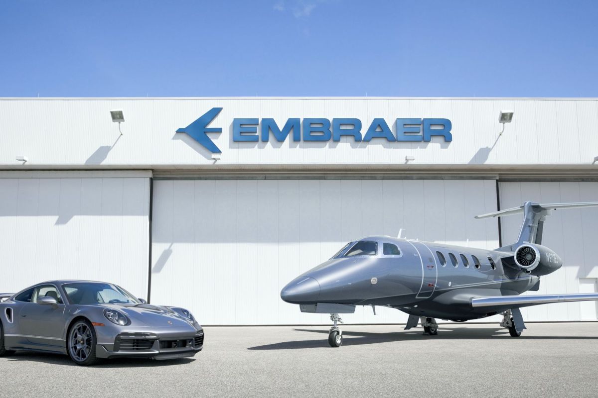 Beli pesawat jet dari Embraer bisa dapat Porsche 911 Turbo S