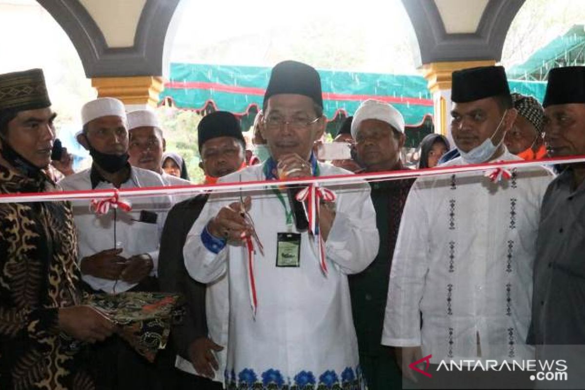 Bupati Tapsel ajak masyarakat makmurkan masjid