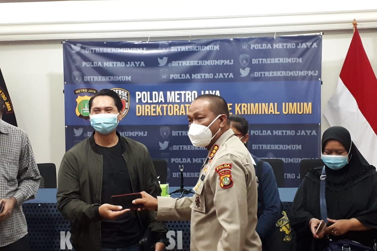 Polda Metro Jaya pulangkan ponsel milik korban begal sepeda