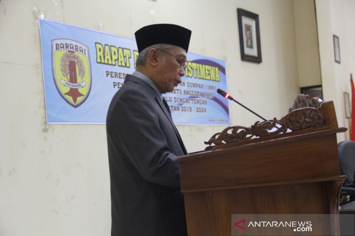 Bupati HST ucapkan selamat kepada anggota DPRD yang baru dilantik