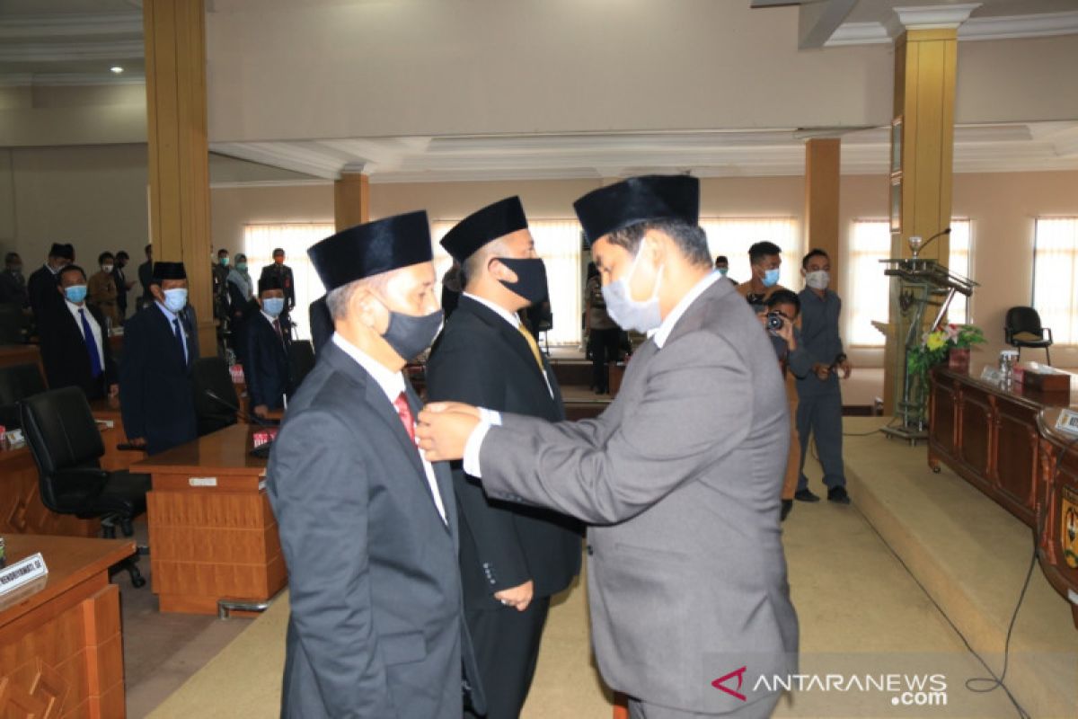 Gusti Rizky dan Ronauli resmi anggota DPRD Banjarbaru