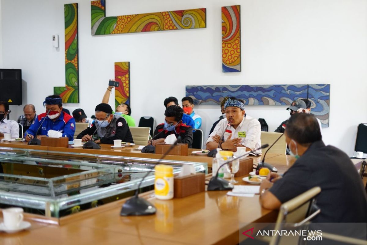 Tuntutan buruh di Bandung dijanjikan dibahas pada rapat pengupahan