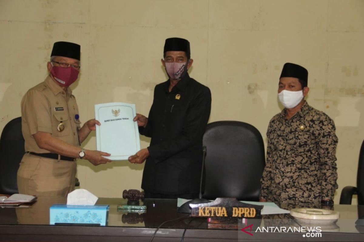 Bupati HST sampaikan 3 Raperda ke DPRD, diantaranya tentang pemberhentian Dewas BUMD