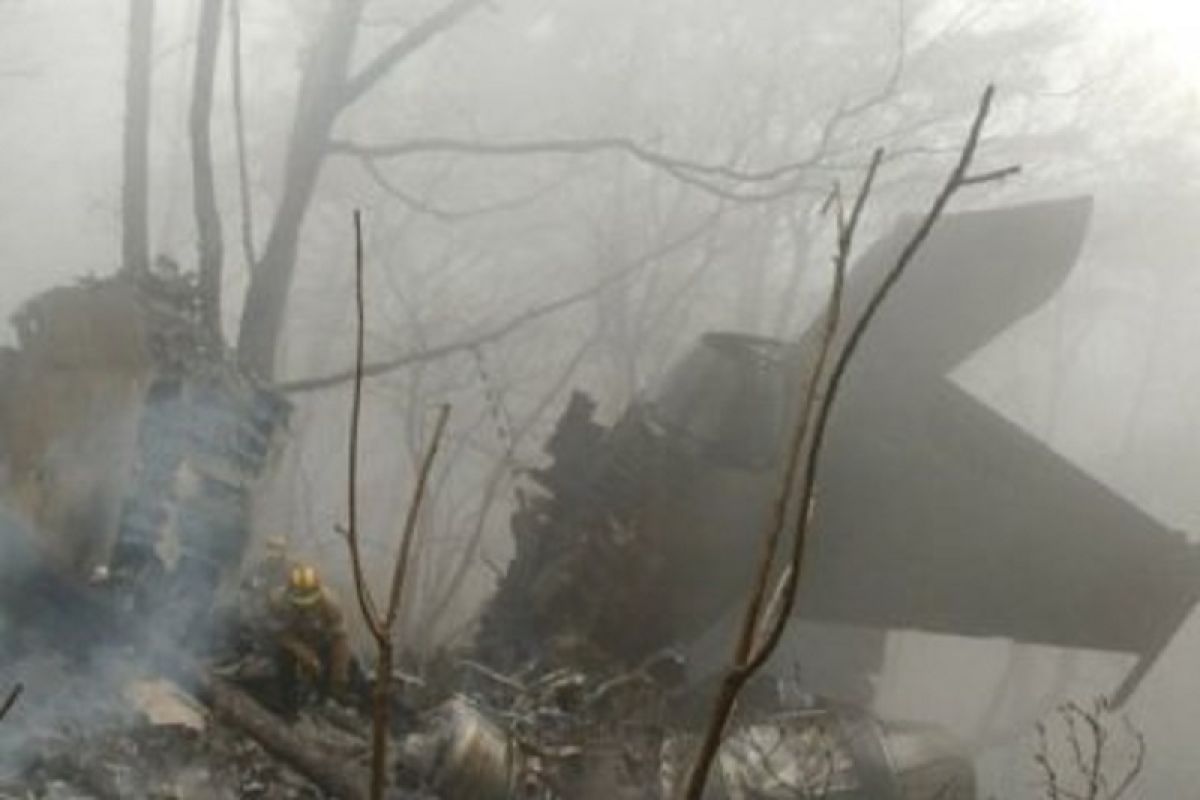 Pesawat berisi bantuan kemanusiaan untuk korban badai Eta jatuh, 2 orang tewas