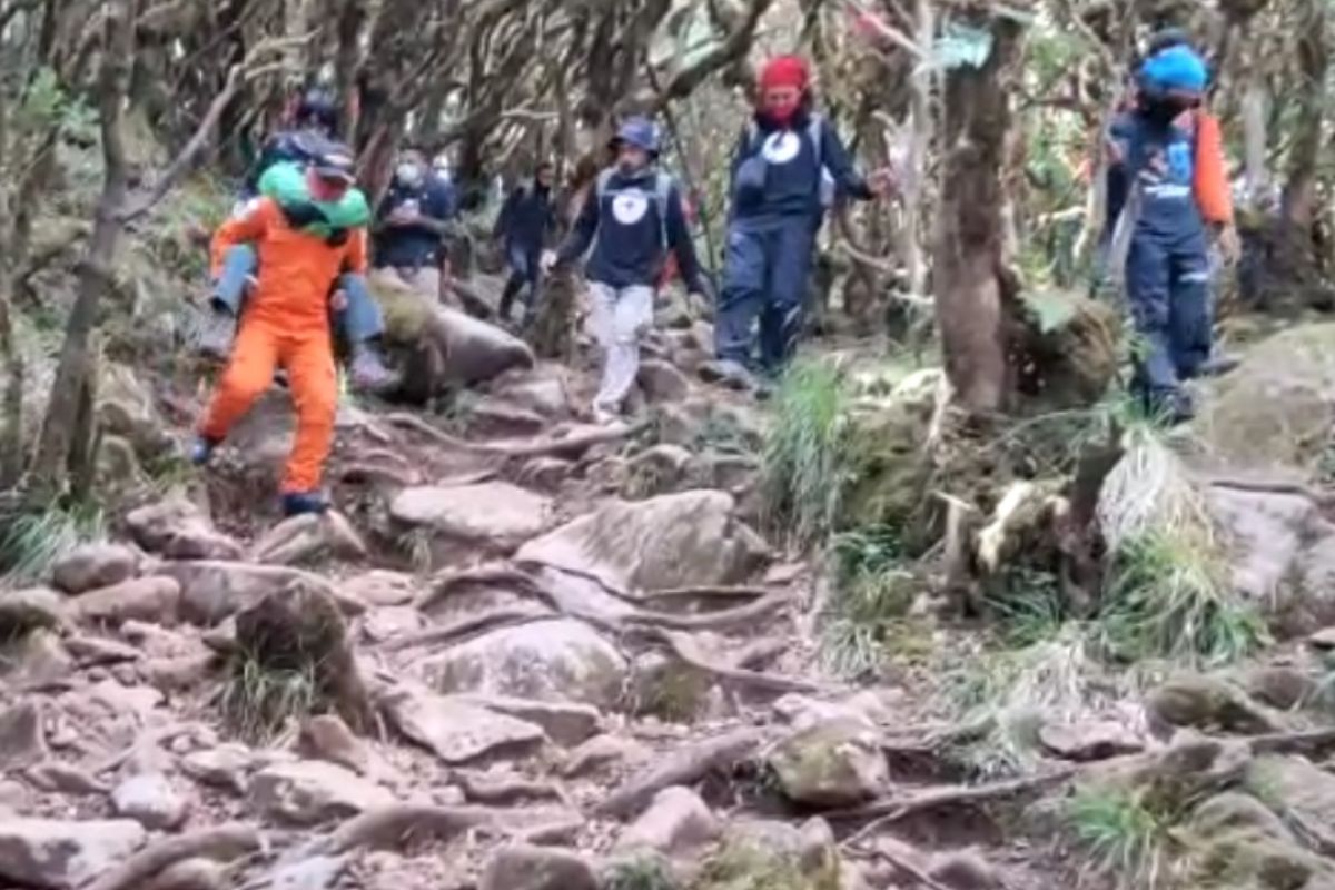 Seorang pendaki alami hipotermia di Gunung Bawakaraeng